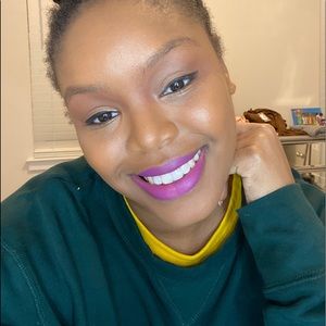 Meet your Posher, Alexis